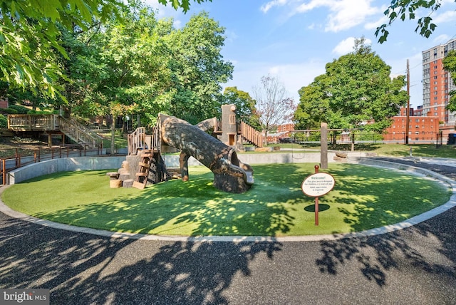 1336 N Ode St Unit 5, Arlington, VA 22209 - community play area with a yard