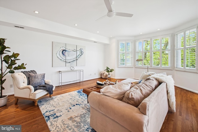 61 E Lake Dr, Annapolis, MD 21403 - living area featuring visible vents, recessed lighting, wood finished floors, and ceiling fan