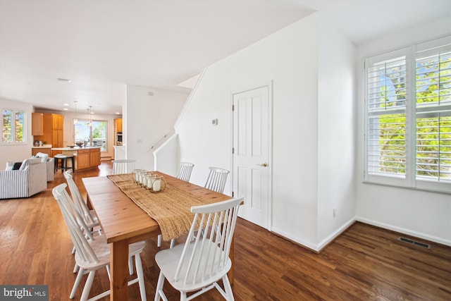61 E Lake Dr, Annapolis, MD 21403 - dining room with recessed lighting, visible vents, wood finished floors, and baseboards