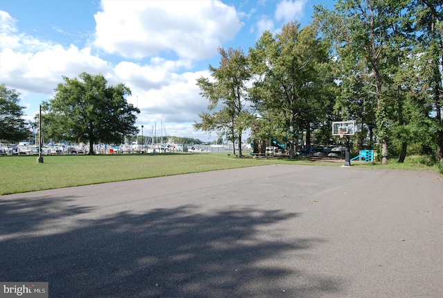 61 E Lake Dr, Annapolis, MD 21403 - exterior space