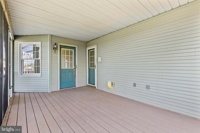 878 Buttermilk Ct, Harrisburg, PA 17111 - view of wooden terrace