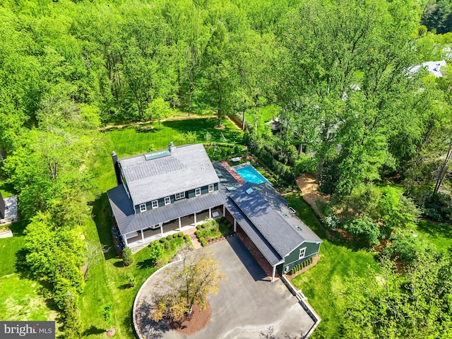 827 Turkey Run Rd, Mclean, VA 22101 - aerial view of property and surrounding area with a heavily wooded area