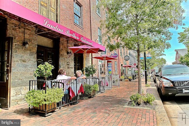 808 Cameron St, Alexandria, VA 22314 - view of patio