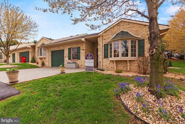 13113 Little Hayden Cir Unit 87, Hagerstown, MD 21742 - ranch-style house with an attached garage, driveway, and a front lawn