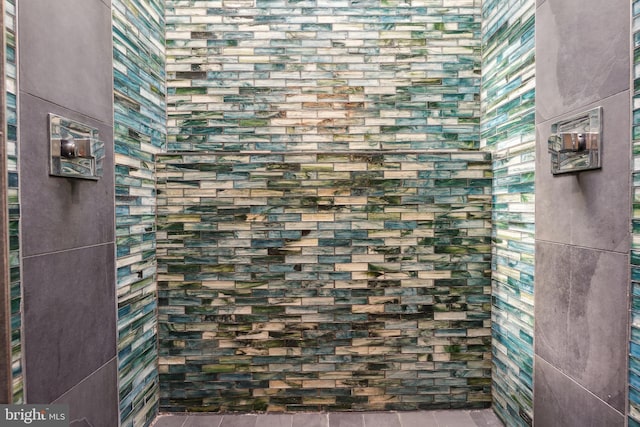 7812 Takoma Ave, Takoma Park, MD 20912 - bathroom featuring tiled shower
