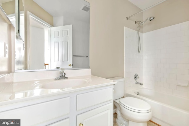 5830 Shady Oak Ln, Elkridge, MD 21075 - full bathroom featuring toilet, vanity, and washtub / shower combination