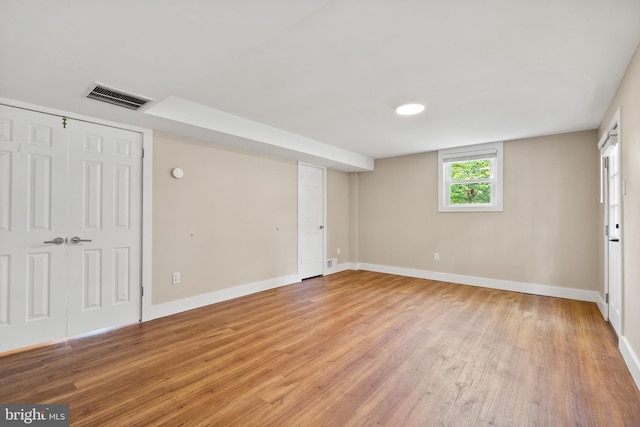 8620 Conover Pl, Alexandria, VA 22308 - unfurnished bedroom featuring light wood-style flooring and baseboards
