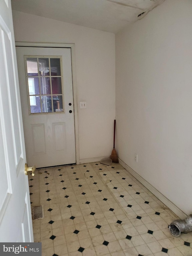 6335 Oxford Rd, Gardners, PA 17324 - foyer featuring visible vents
