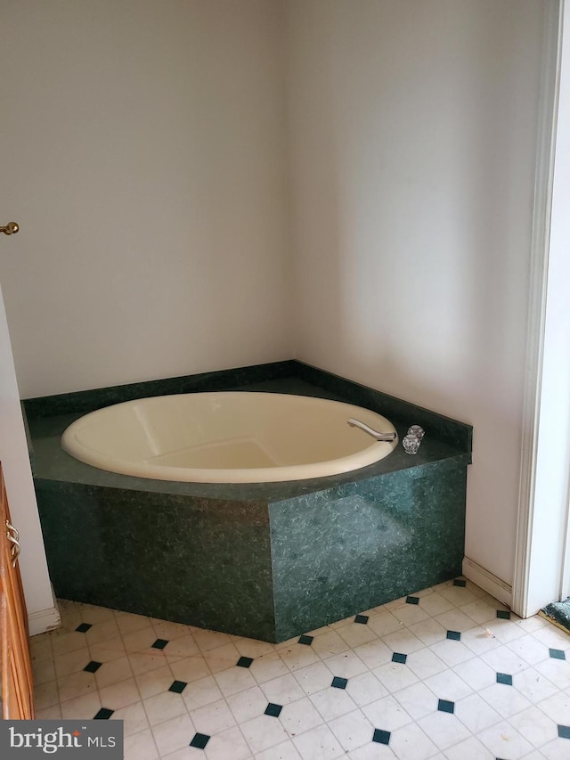 6335 Oxford Rd, Gardners, PA 17324 - bathroom with a garden tub