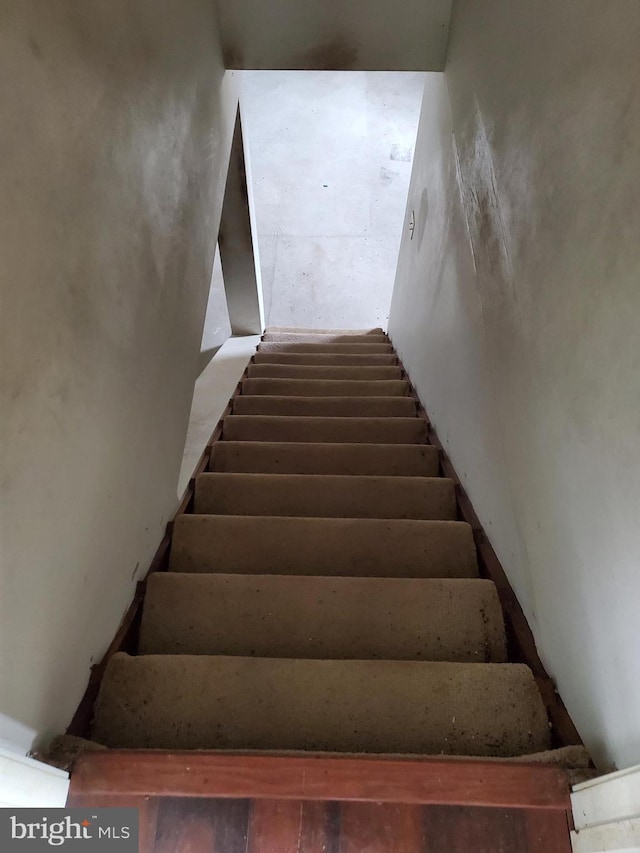 6335 Oxford Rd, Gardners, PA 17324 - view of staircase