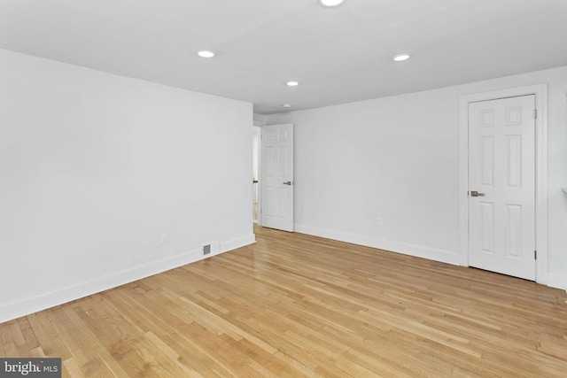 115 Glendale Dr, Ewing, NJ 08618 - unfurnished room with light wood-style floors, baseboards, and recessed lighting