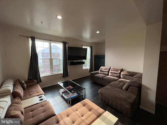 506 Victorianna Dr, Capitol Heights, MD 20743 - living area with baseboards, wood finished floors, and recessed lighting