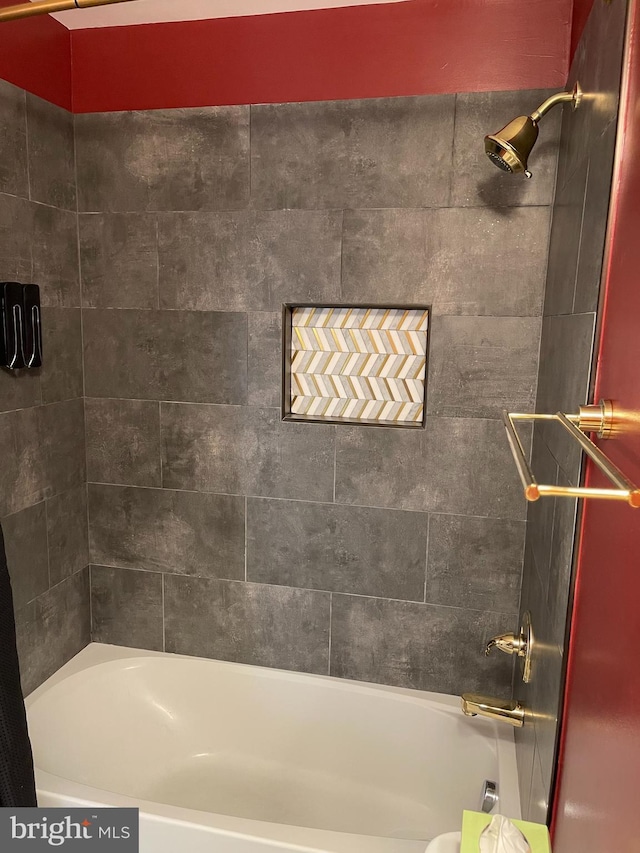 506 Victorianna Dr, Capitol Heights, MD 20743 - bathroom with bathtub / shower combination