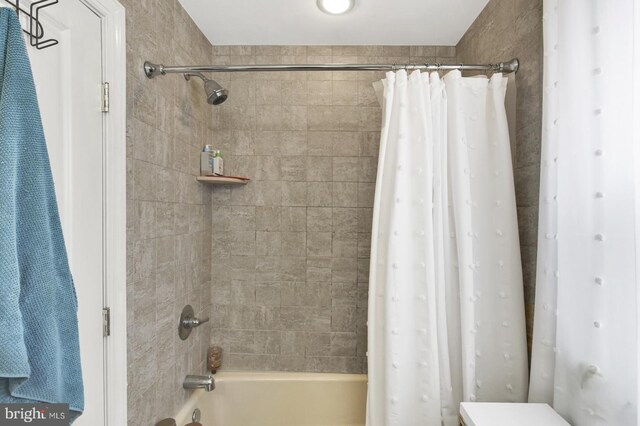 1240 Leopard St, Philadelphia, PA 19125 - full bathroom featuring shower / bath combination with curtain