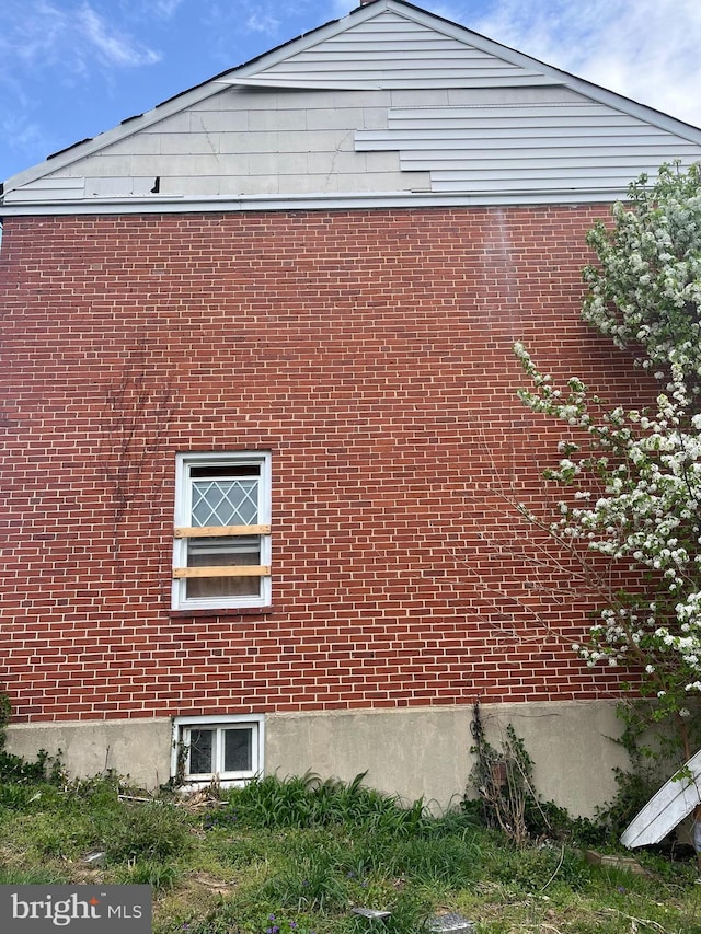 5533 Midwood Ave, Baltimore, MD 21212 - view of side of property with brick siding