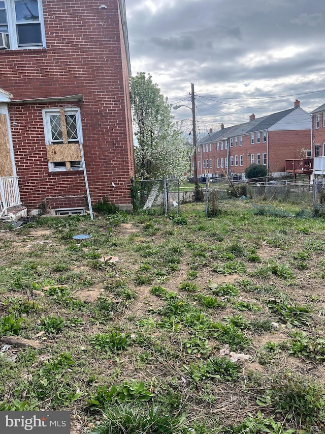 5533 Midwood Ave, Baltimore, MD 21212 - view of yard featuring fence