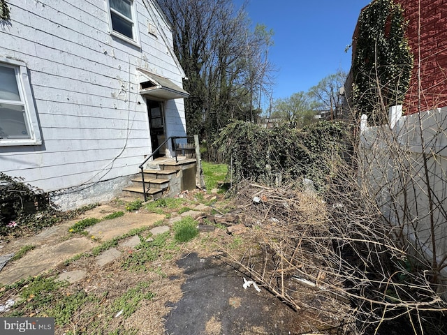 605 Walnut Ave, Baltimore, MD 21229 - view of yard