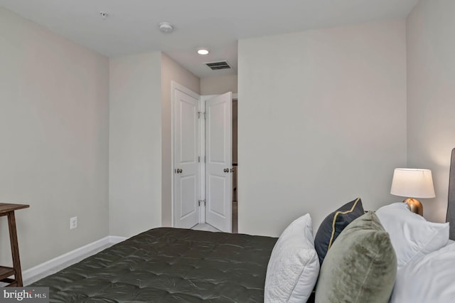 15500 Smoke Box Way, Woodbridge, VA 22191 - bedroom featuring baseboards and visible vents