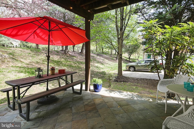 6129 White Marble Ct, Clarksville, MD 21029 - view of patio / terrace with outdoor dining space