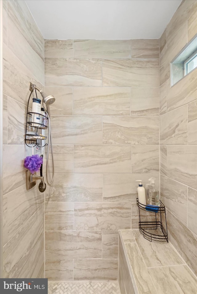 2205 Elsinore Ave, Baltimore, MD 21216 - bathroom with tiled shower