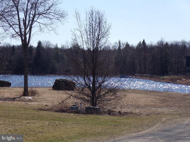 Covington Lakes Dr, Gouldsboro, PA 18424