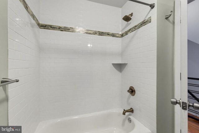 full bath with shower / bathing tub combination