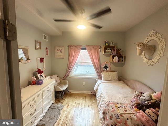2512 Collins St, Philadelphia, PA 19125 - bedroom featuring light wood-type flooring, baseboards, a ceiling fan, and visible vents