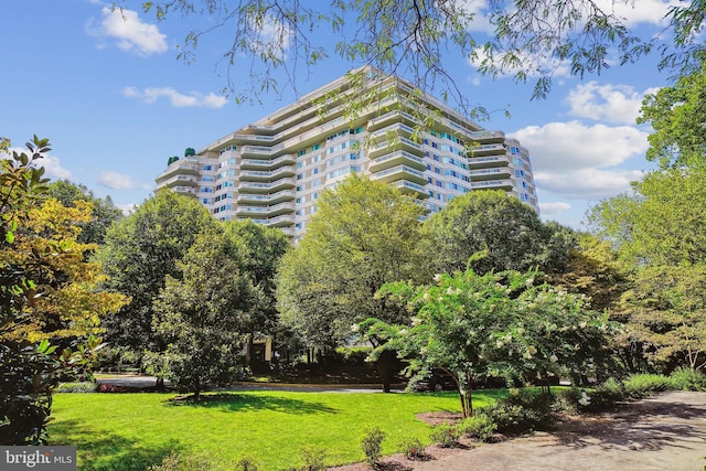 5600 Wisconsin Ave Unit 1-302, Chevy Chase, MD 20815 - view of building exterior