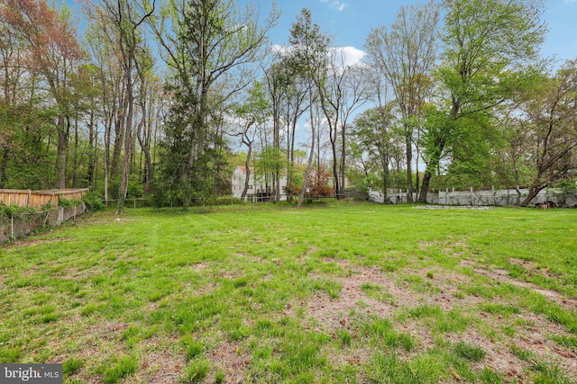 9532 Sherwood Dr, Upper Marlboro, MD 20772 - view of yard featuring fence private yard