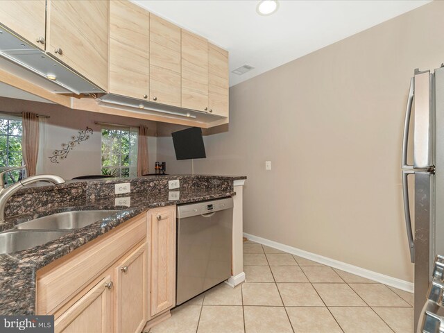 353 Fallsgrove Dr Unit 51, Rockville, MD 20850 - kitchen featuring a sink, freestanding refrigerator, light brown cabinetry, stainless steel dishwasher, and light tile patterned floors