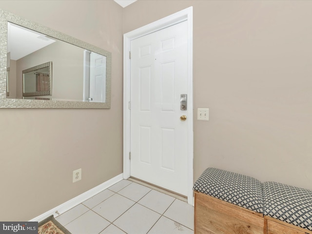 353 Fallsgrove Dr Unit 51, Rockville, MD 20850 - foyer featuring light tile patterned floors and baseboards
