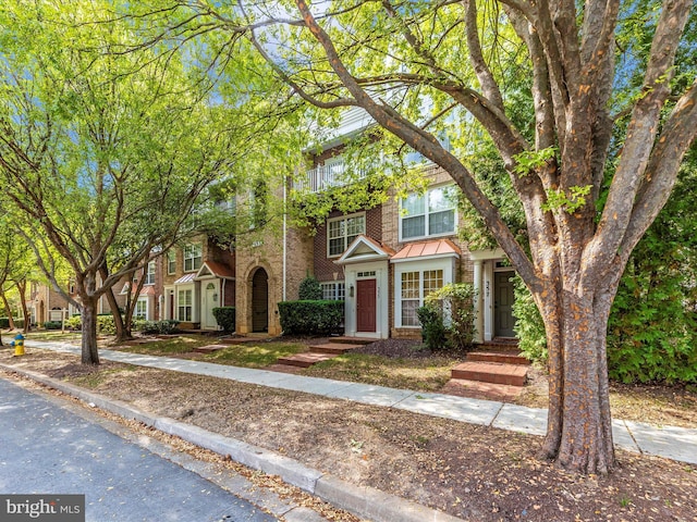 353 Fallsgrove Dr Unit 51, Rockville, MD 20850 - townhome / multi-family property featuring brick siding