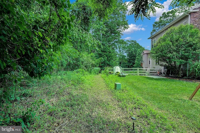 8177 Bodkin Ave, Pasadena, MD 21122 - view of yard with fence