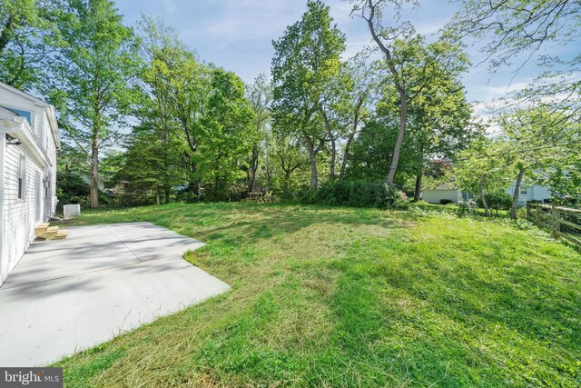 3 Amherst Dr, Newark, DE 19711 - view of yard with a patio area
