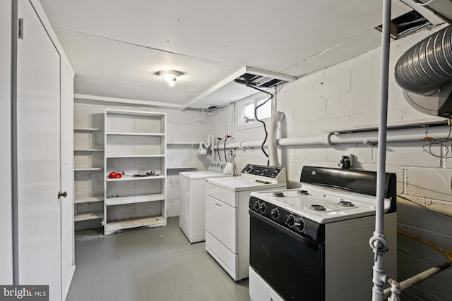 103 Cromwell Ave, Glen Burnie, MD 21061 - laundry area featuring washer and clothes dryer