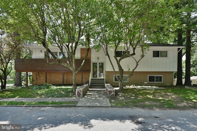 1556 Coolidge Ave, Abington, PA 19001 - view of front facade featuring french doors and entry steps