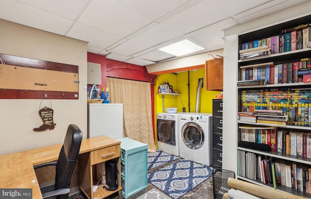 225 Buckingham Pl, Philadelphia, PA 19104 - clothes washing area featuring washing machine and clothes dryer and laundry area