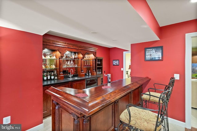 43005 Running Ridge Way, Leesburg, VA 20176 - indoor wet bar with dishwasher and baseboards