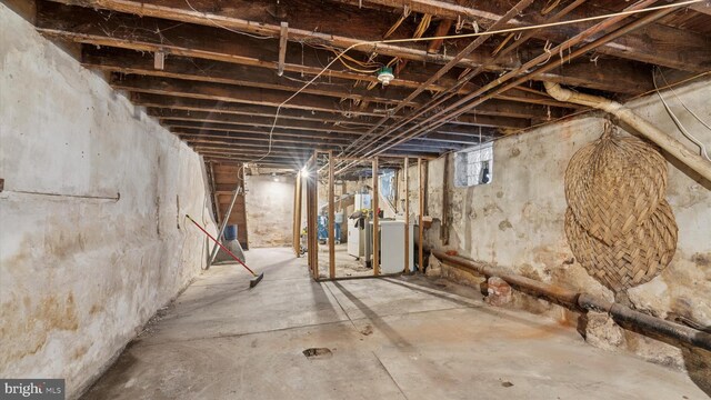 basement featuring washer / clothes dryer