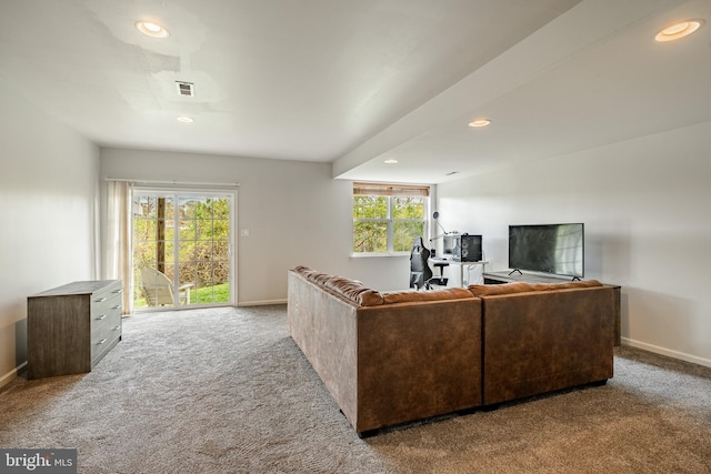 living room with baseboards, carpet flooring, recessed lighting, and visible vents