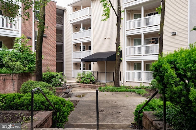 1524 Lincoln Way Unit 409, Mclean, VA 22102 - view of apartment building / complex