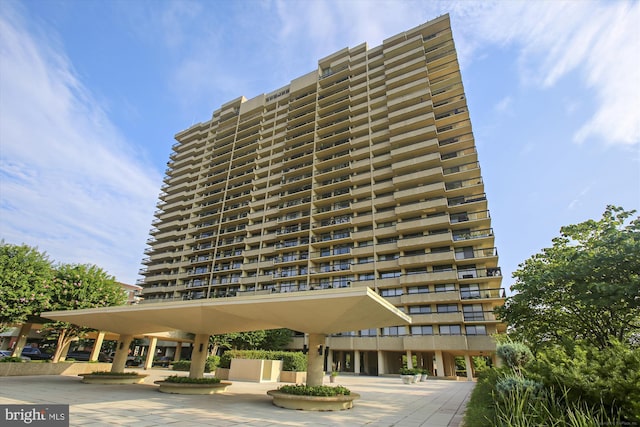 400 Madison St Unit 1704, Alexandria, VA 22314 - view of building exterior