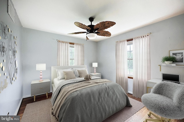 14 Longview Rd, Seven Valleys, PA 17360 - bedroom featuring wood finished floors, baseboards, visible vents, and multiple windows