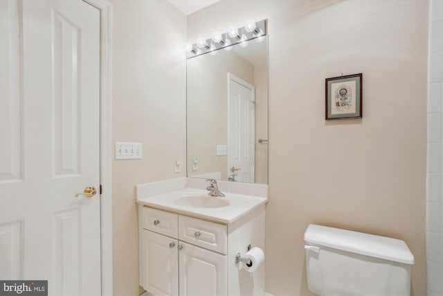 7906 Plum Creek Dr, Gaithersburg, MD 20879 - bathroom with toilet and vanity