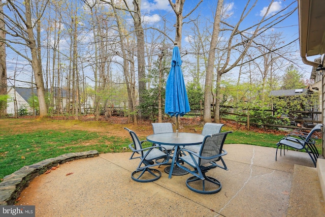 7906 Plum Creek Dr, Gaithersburg, MD 20879 - view of patio / terrace featuring outdoor dining space
