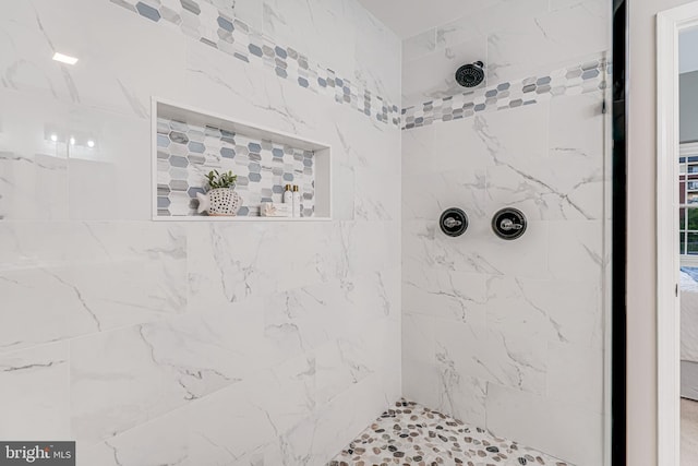 3568 S George Mason Dr Unit 12, Alexandria, VA 22302 - bathroom featuring tiled shower