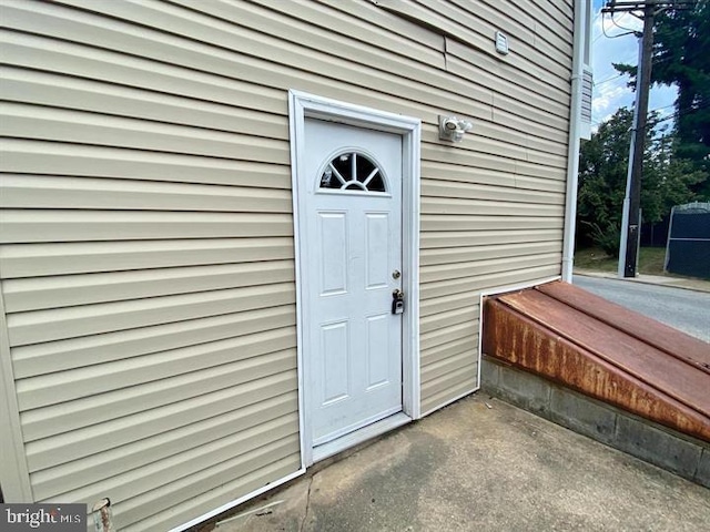 view of property entrance