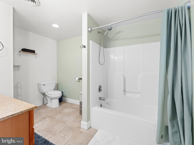 600 Maplewood Rd, Springfield, PA 19064 - bathroom featuring tile patterned flooring, baseboards, vanity, toilet, and shower / bath combo with shower curtain