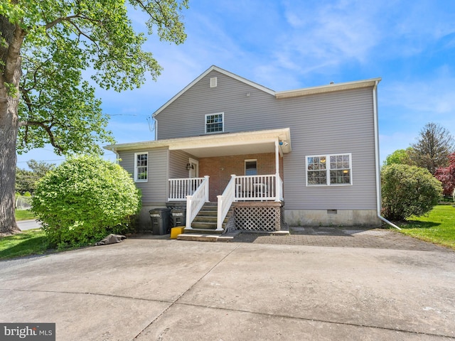 600 Maplewood Rd, Springfield, PA 19064 - view of front of house with covered porch and crawl space