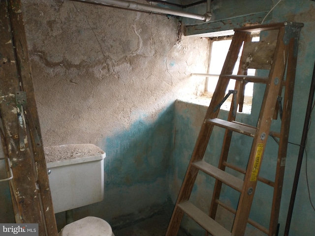 6812 Sprague St, Philadelphia, PA 19119 - half bath featuring toilet